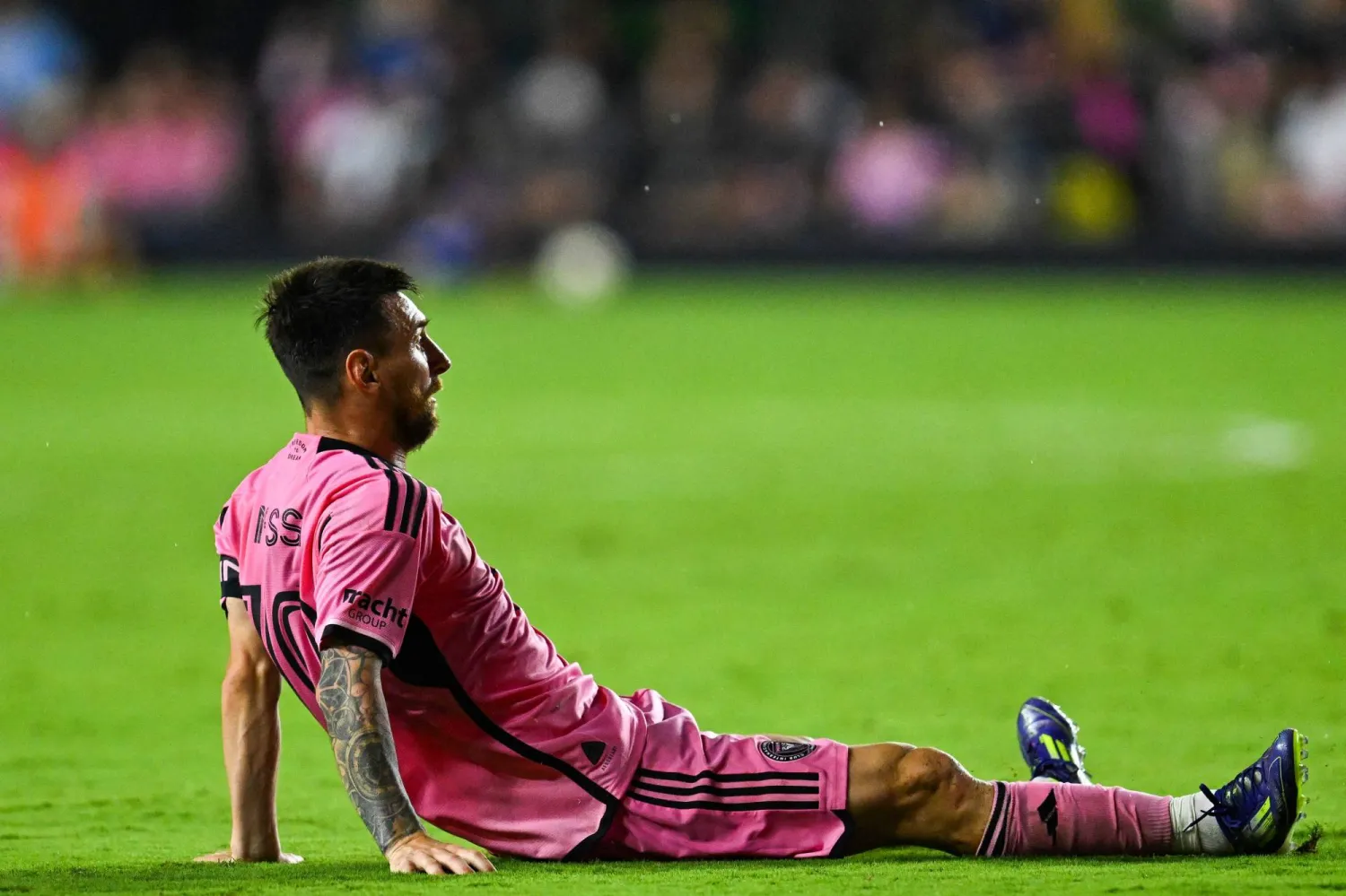 ميسي بدا محبطاً من الخسارة (أ.ف.ب)