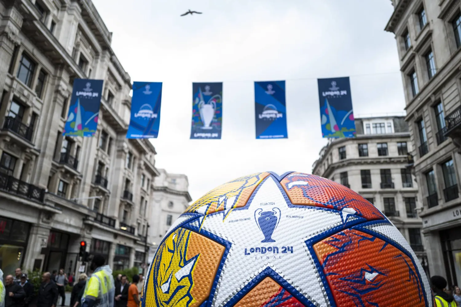 لندن تتجمل استعداداً لنهائي دوري الأبطال (د.ب.أ)