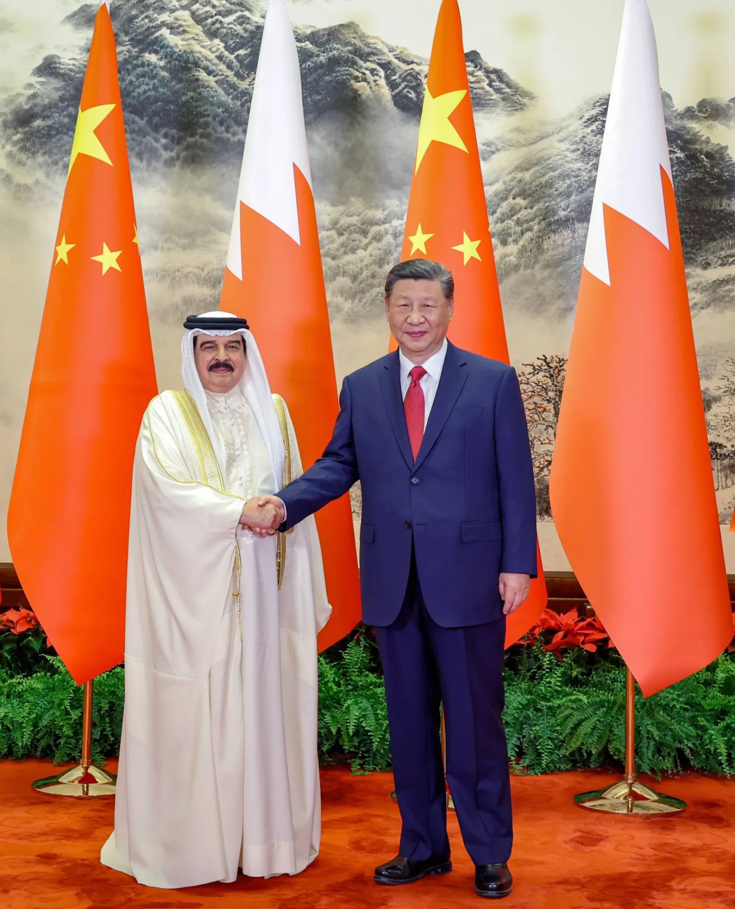 الرئيس الصيني شي جينبينغ يستقبل العاهل البحريني الملك حمد بن عيسى آل خليفة في بكين (بنا)