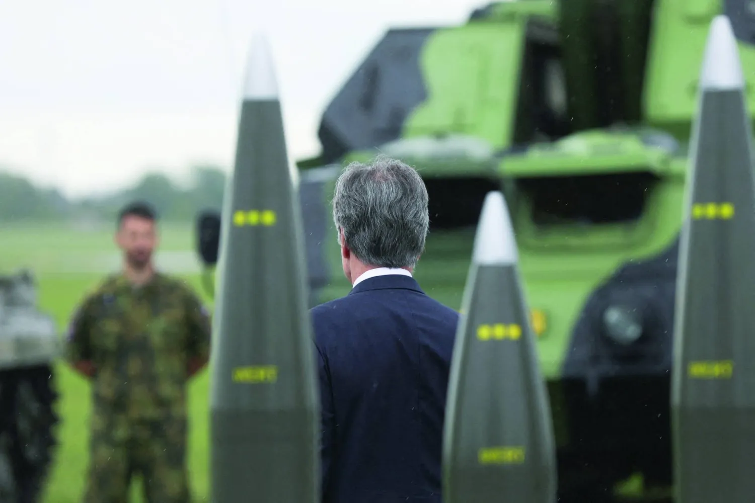 
بلينكن في براغ... بعد موافقة الرئيس على استخدام الأسلحة التي وفرتها واشنطن لأغراض إطلاق النار المضاد في خاركيف «رويترز»