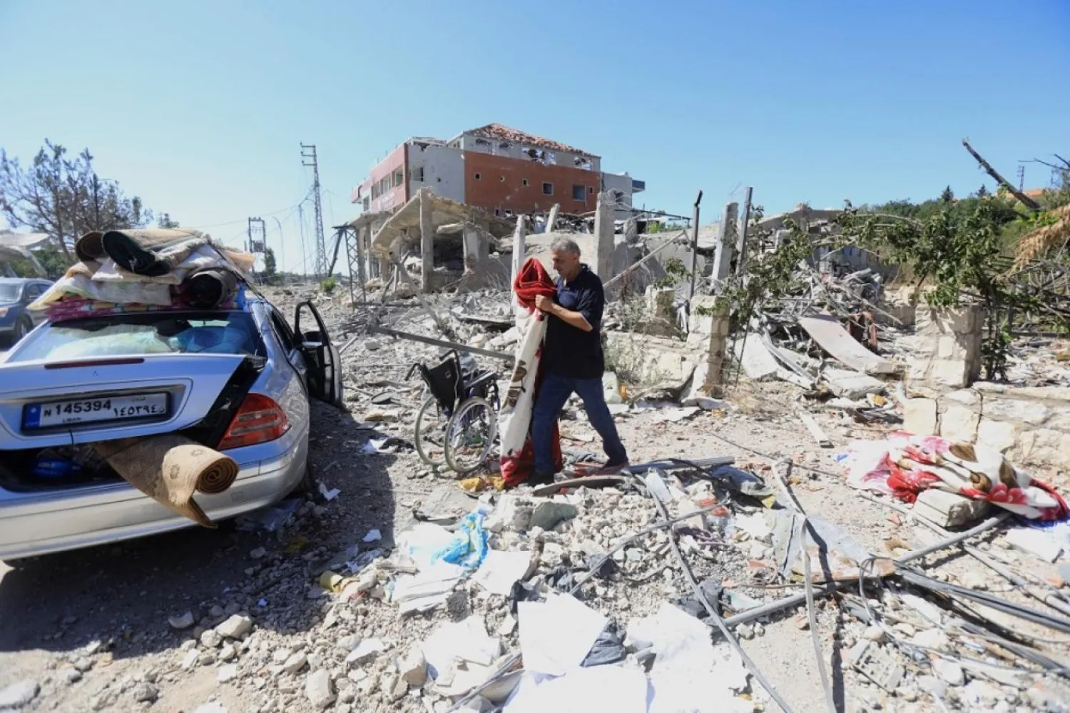 Hizbullah, Ekim 2023'teki Gazze savaşından bu yana İsrail ile karşılıklı atışlarda bulunuyor  (AFP)