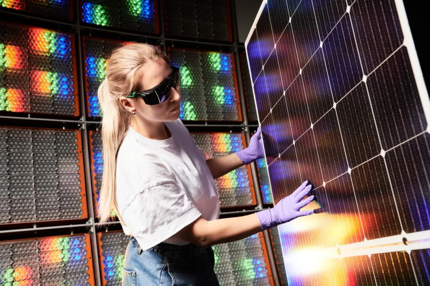 Oxford PV, "mucize malzeme" denen perovskit kullanılan güneş panellerini ticarileştiren dünyanın ilk şirketlerinden biri (Oxford PV)
