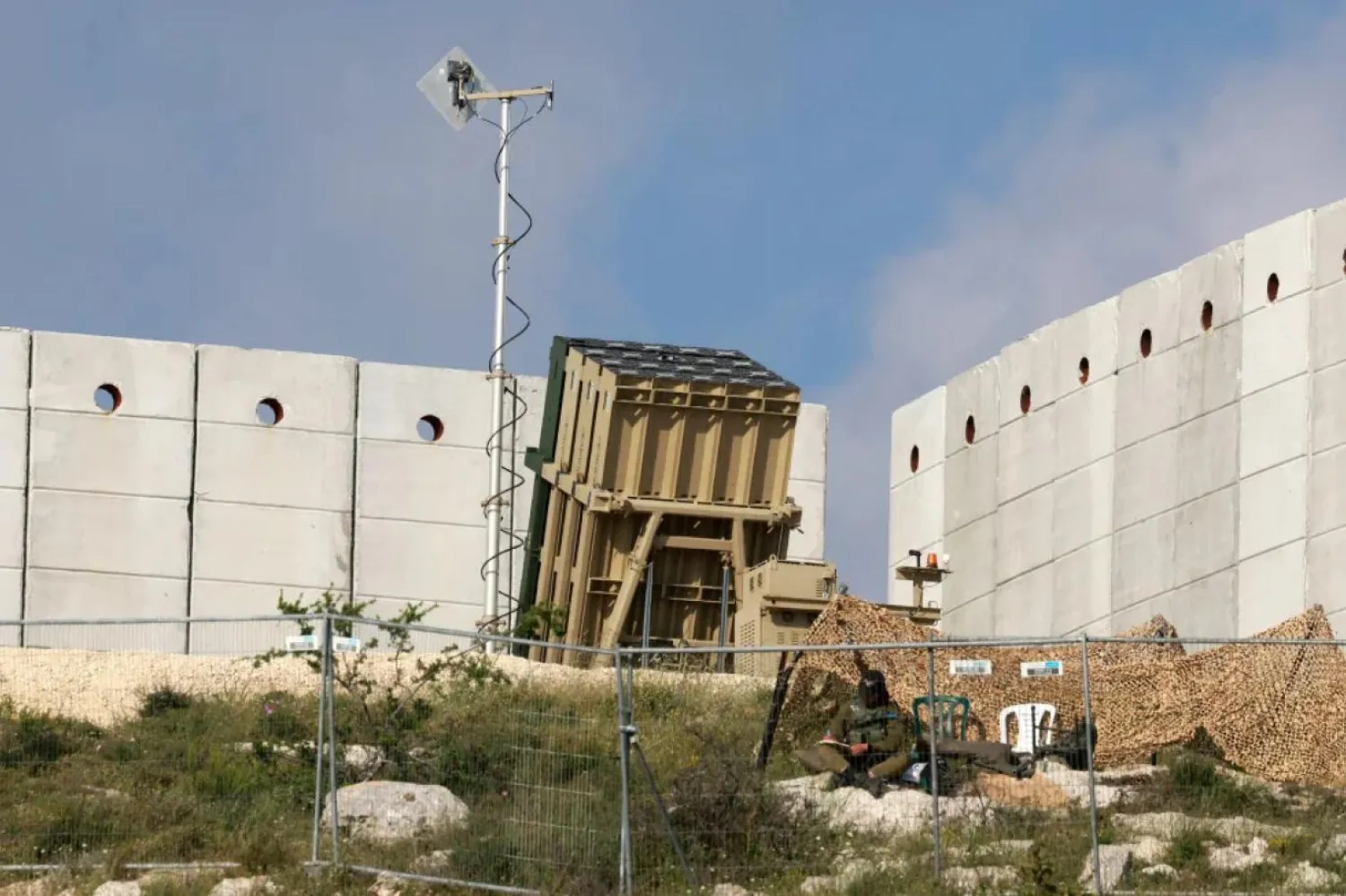 4 ila 70 kilometre menzile sahip Demir Kubbe sistemi, 2011'den beri kullanılıyor (AFP)