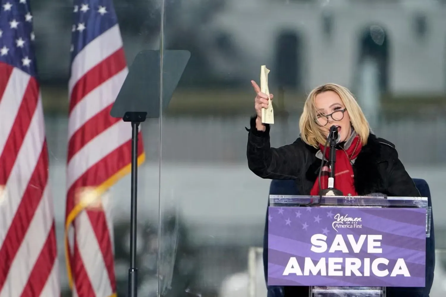 Televangelist Paula White-Cain, Donald Trump'ın muhtemel başkan adaylığını düşünürken Tanrı'nın konu hakkındaki fikrini kendisine sorduğunu iddia etti (Jacquelyn Martin/AP)