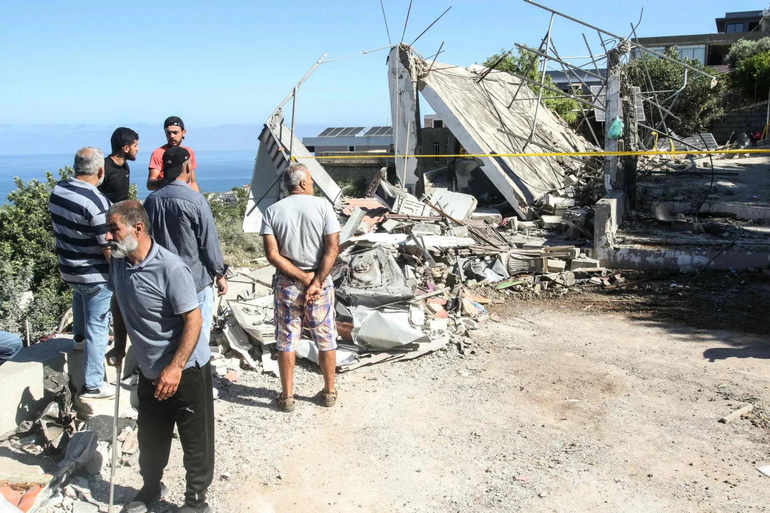 منزل دمر جراء غارات إسرائيلية على قرية في جنوب لبنان (أ.ف.ب)