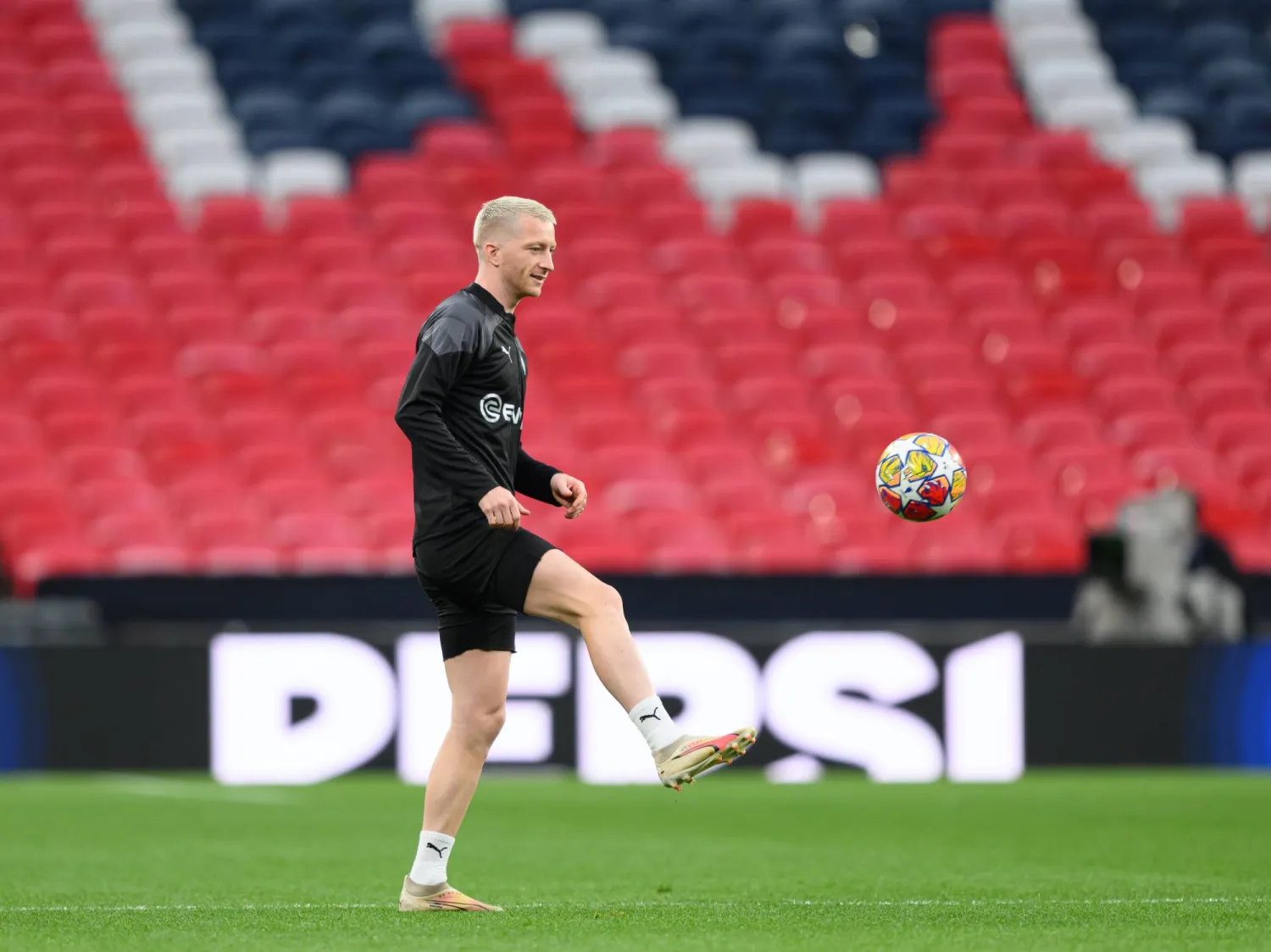 ماركو ريوس لاعب بوروسيا دورتموند (د.ب.أ)