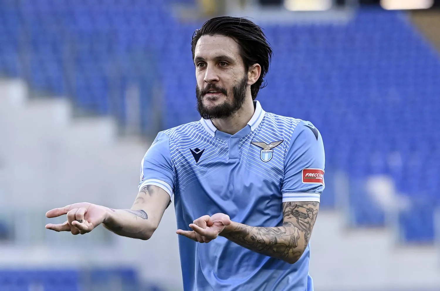 لويس ألبيرتو في طريقه إلى الدحيل (الشرق الأوسط)