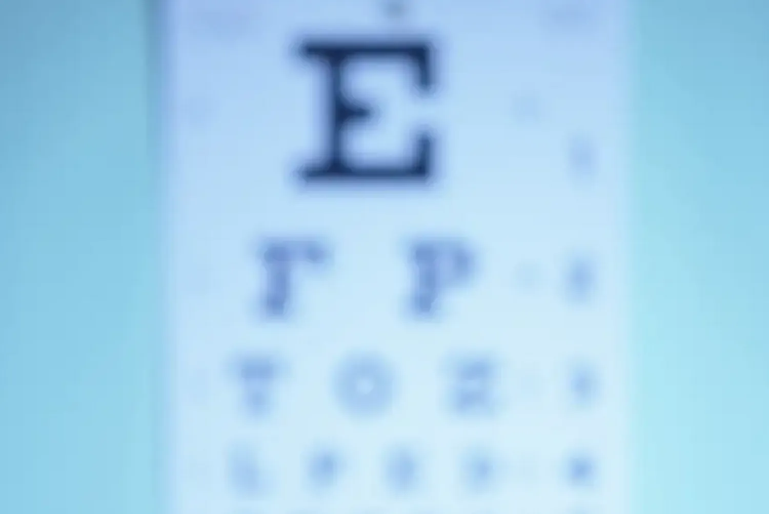 بينها الرموش الاصطناعية ولويحات الكوليسترول...تعرّف على مسببات تدهور النظر