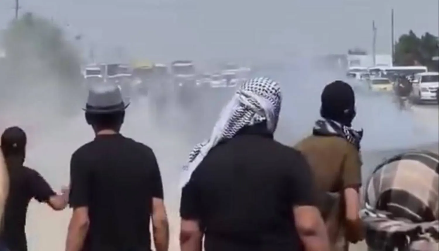 صورة متداولة لمظاهرات أمام منشآت اقتصادية في ذي قار