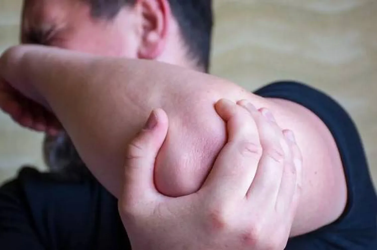 تعرّف على أسباب آلام الأعصاب وكيفية علاجها