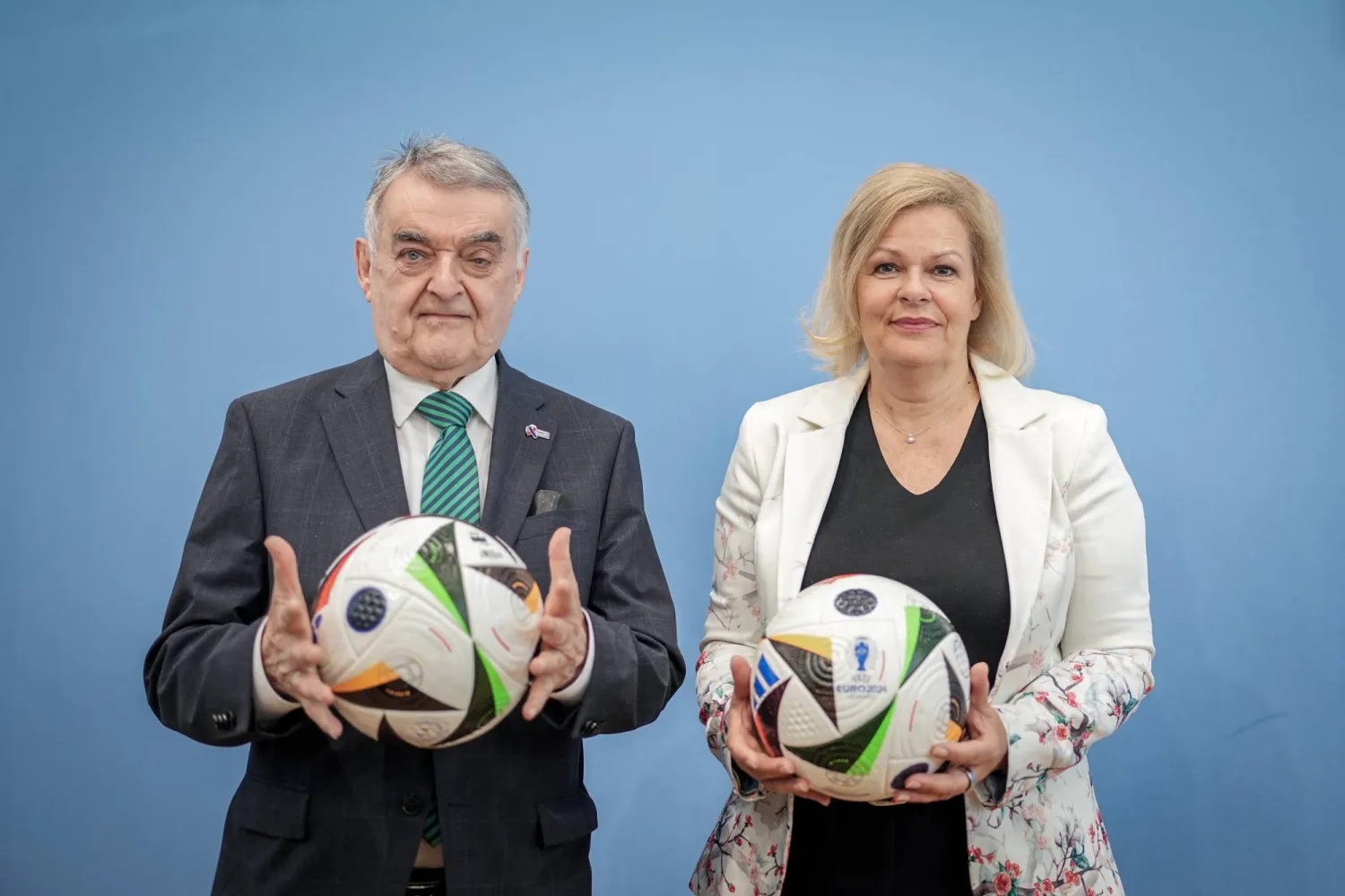 نانسي فيزر وهربرت رويل (د.ب.أ)