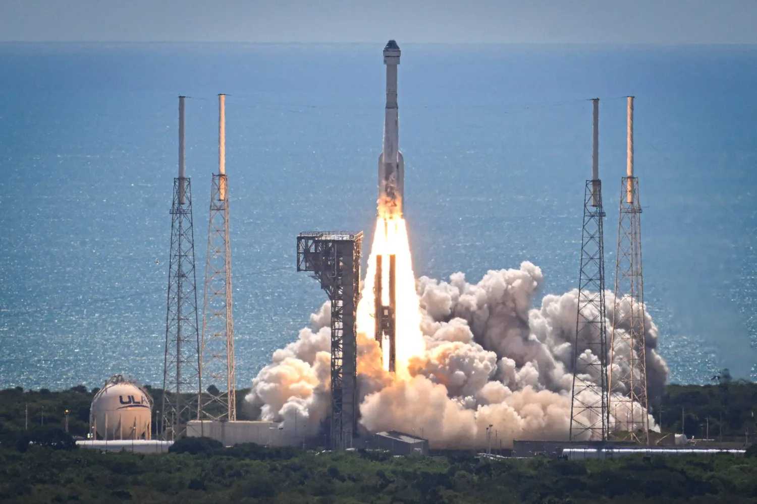 إقلاع مركبة «ستارلاينر» الفضائية التابعة لشركة «بوينغ» (أ.ف.ب)