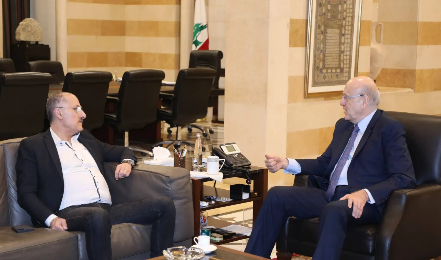 رئيس حكومة تصريف الأعمال نجيب ميقاتي مستقبل النائب في «اللقاء الديمقراطي» بلال عبد الله (حساب رئاسة الحكومة)