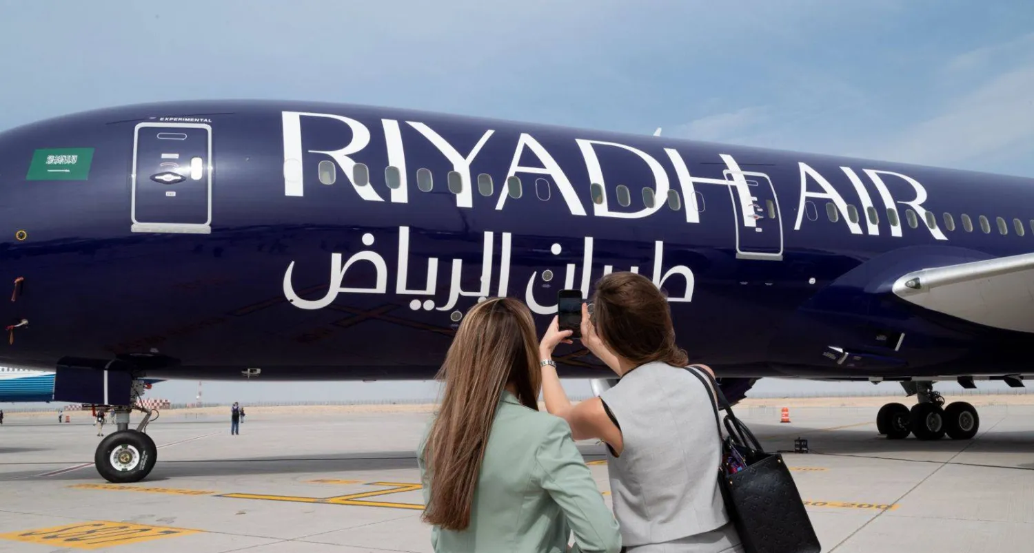 طائرة لـ«طيران الرياض» في معرض دبي للطيران 2023 (حساب الشركة على «إكس»)