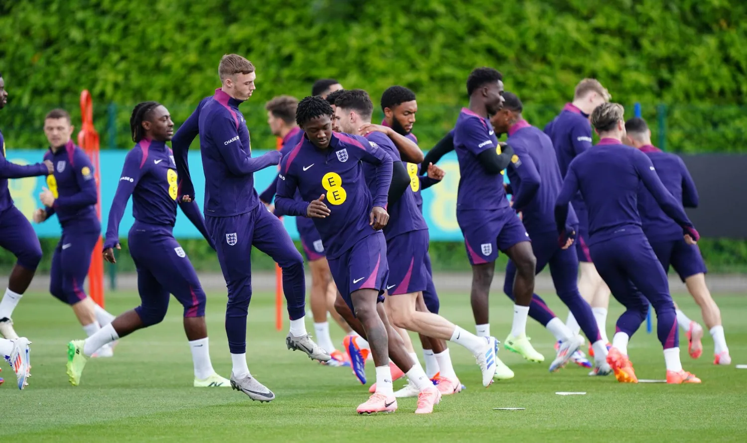 جانب من تدريبات المنتخب الإنجليزي الأخيرة (د.ب.أ)