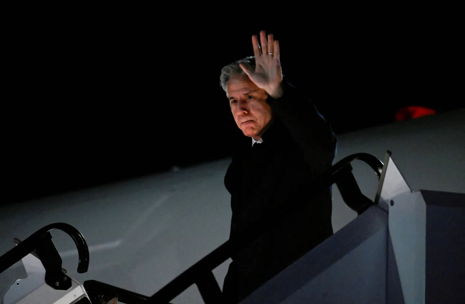 وزير الخارجية الأميركي أنتوني بلينكن خلال وصوله إلى مطار ميونيخ 15 فبراير (شباط) 2024 (رويترز)