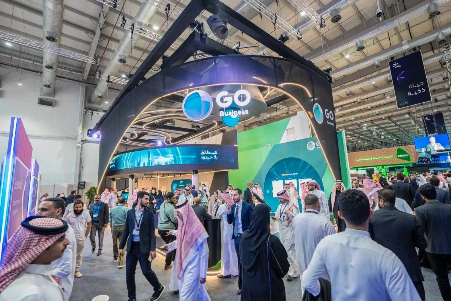 جانب من مشاركة اتحاد عذيب في أحد المعارض (الشرق الأوسط)