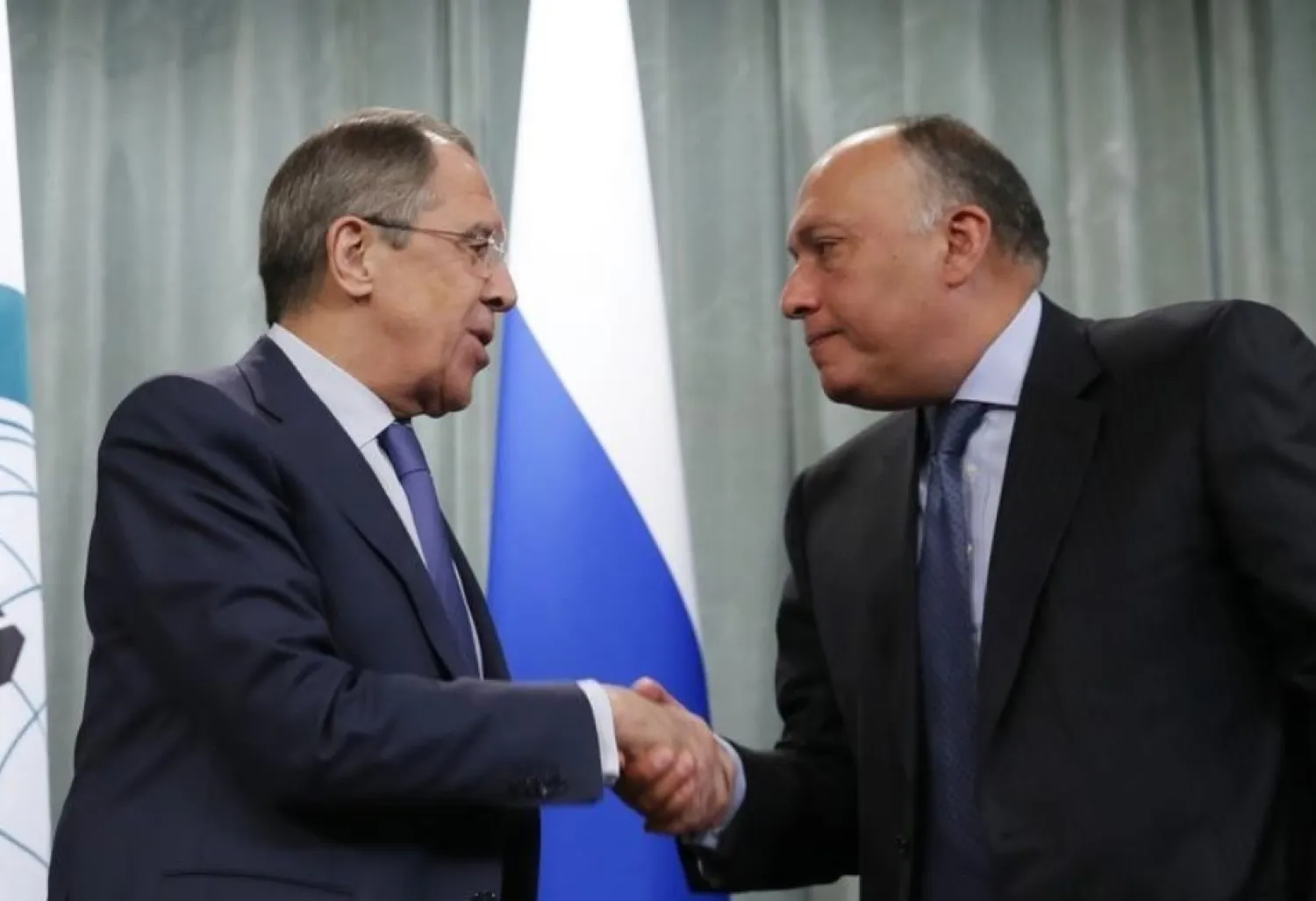 لقاء سابق لوزير الخارجية المصري مع نظيره الروسي (رويترز)