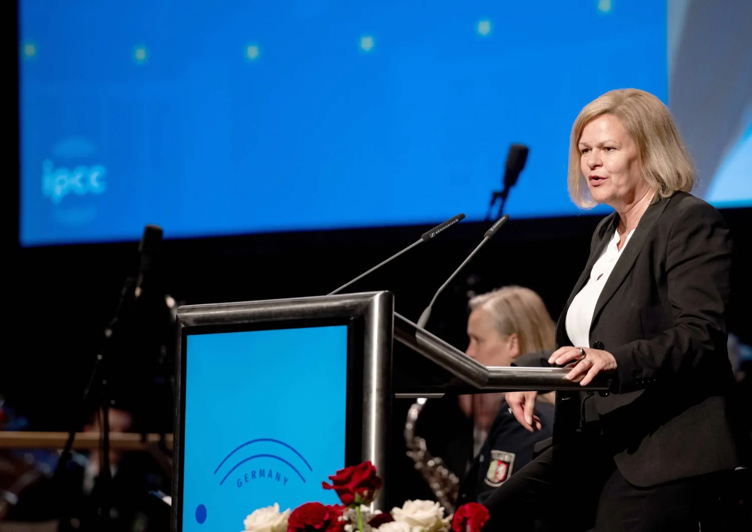 وزيرة الداخلية الألمانية نانسي فيزر (د.ب.أ)