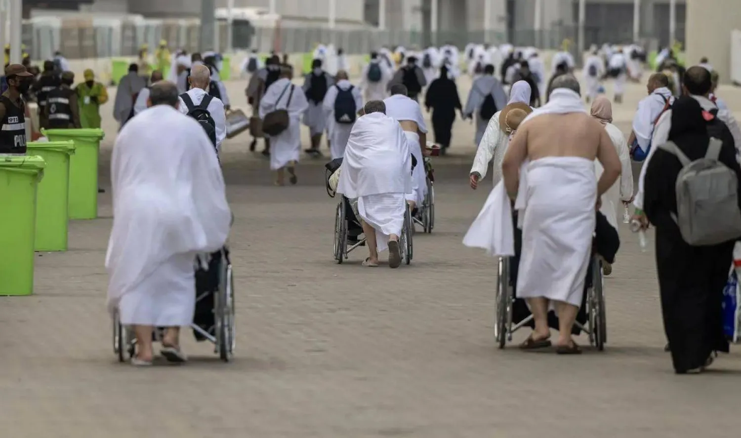 في يوم التروية يؤدى الحجاج صلوات الظهر والعصر والمغرب والعشاء قصراً دون جمع (واس)