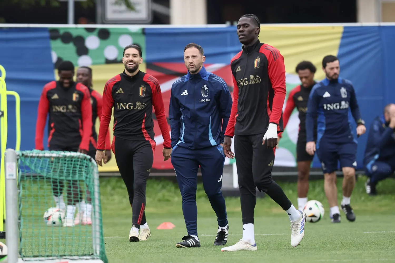 منتخب بلجيكا يعاني كثرة الإصابات (د.ب.أ)