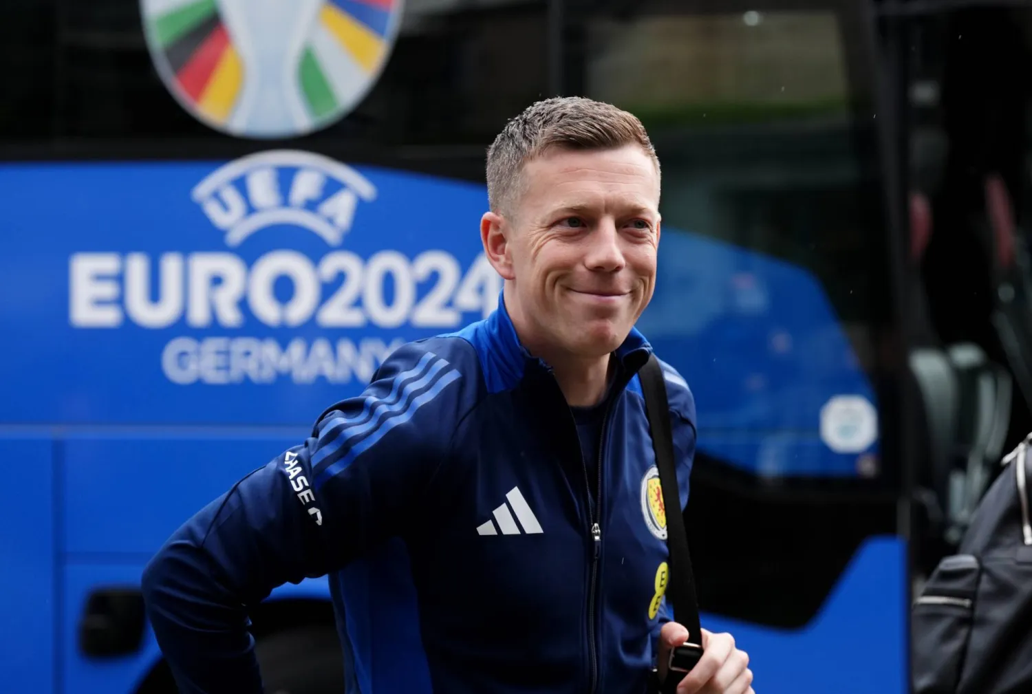 كالوم ماكغريغور يعتذر للجماهير الأسكوتلندية (د.ب.أ)