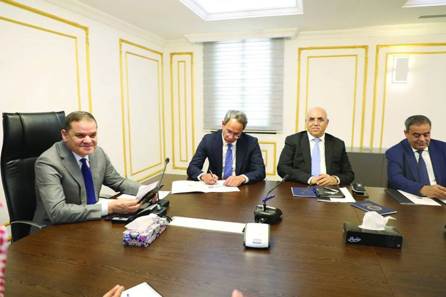 Abdülhamid Dibeybe bir toplantıda- Arşiv