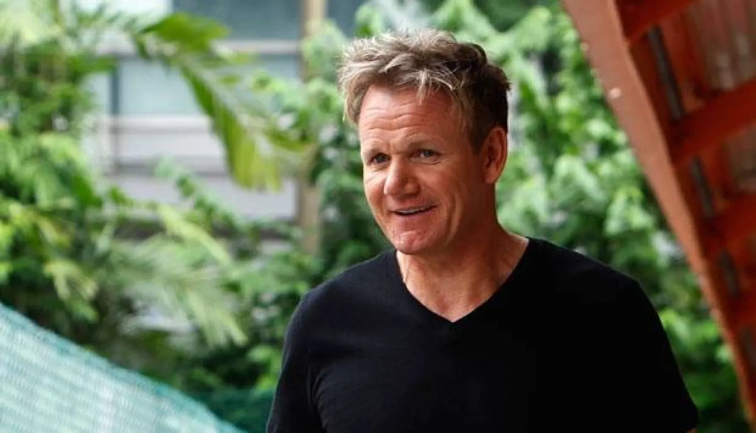 الشيف رامزي يتعرض لحادث دراجة «سيء للغاية»