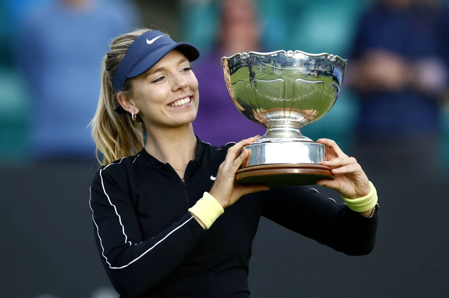 كاتي بولتر خلال تتويجها بلقب بطولة نوتنغهام (أ.ب)