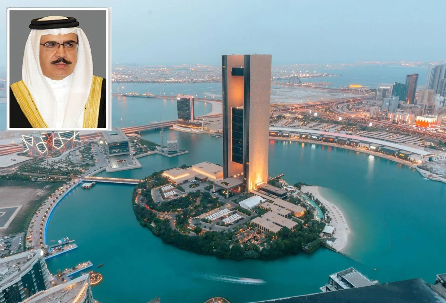 لجنة لمراجعة حالات اكتساب الجنسية البحرينية بعد تحريات أسفرت عن وجود أشخاص تحصلوا على الجنسية البحرينية بطريقة غير مشروعة على مدى أكثر من 10 سنوات (في الإطار وزير الداخلية البحريني الشيخ راشد بن عبد الله بن أحمد آل خليفة)