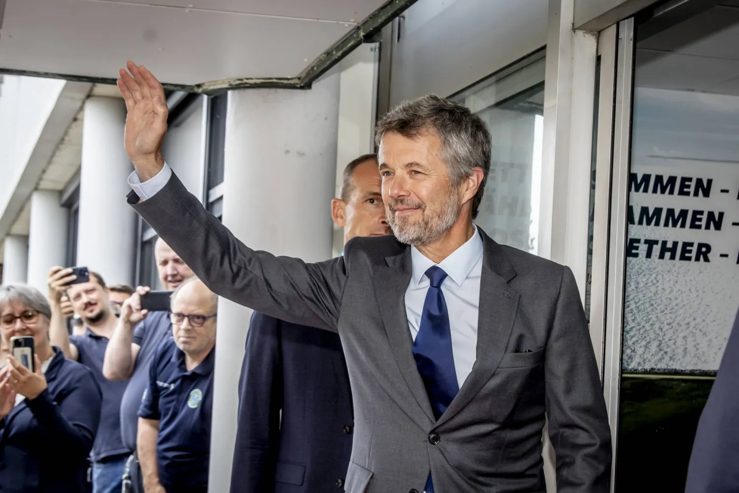 فريدريك العاشر ملك الدنمارك (إ.ب.أ)