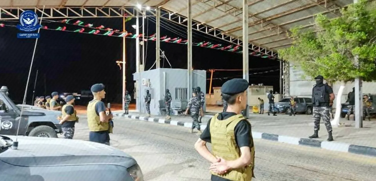 صورة وزّعتها «عمليات وزارة الداخلية» بحكومة الوحدة لتأمين منفذ الحدود مع تونس