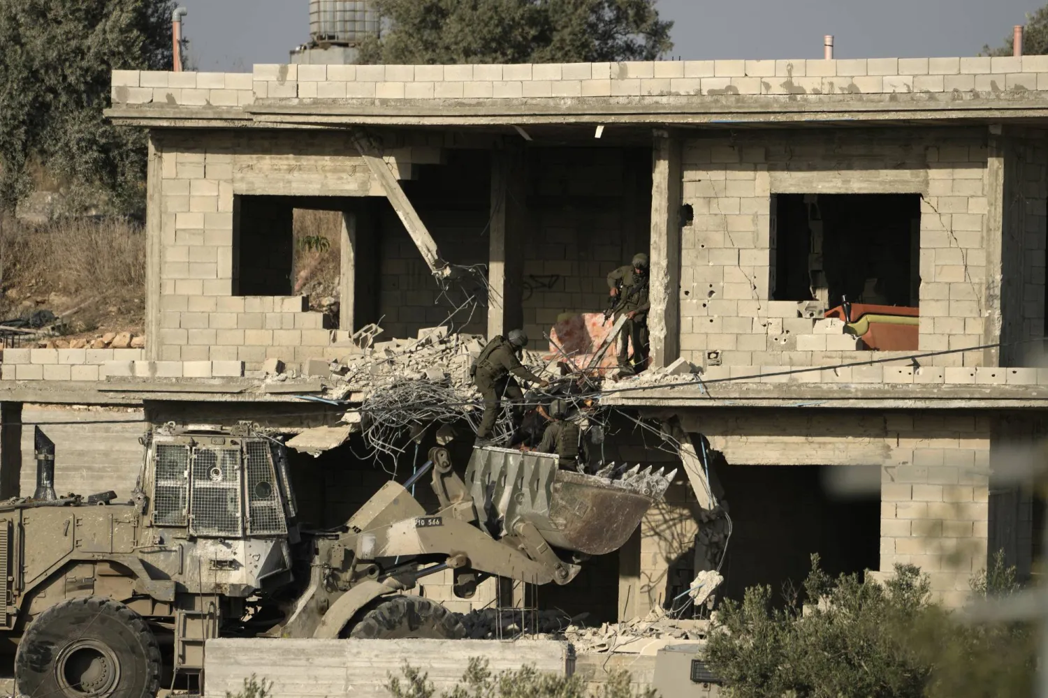 الجيش الإسرائيلي في عملية عسكرية في الضفة الغربية 13 يونيو 2024 (أ.ب)