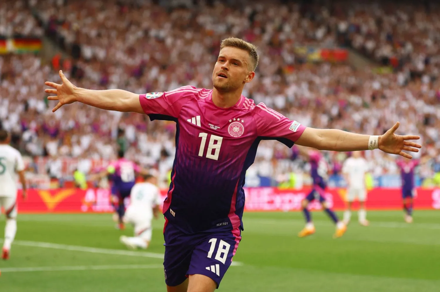 ماكسيميليان ميتلشتات لاعب منتخب ألمانيا (رويترز)