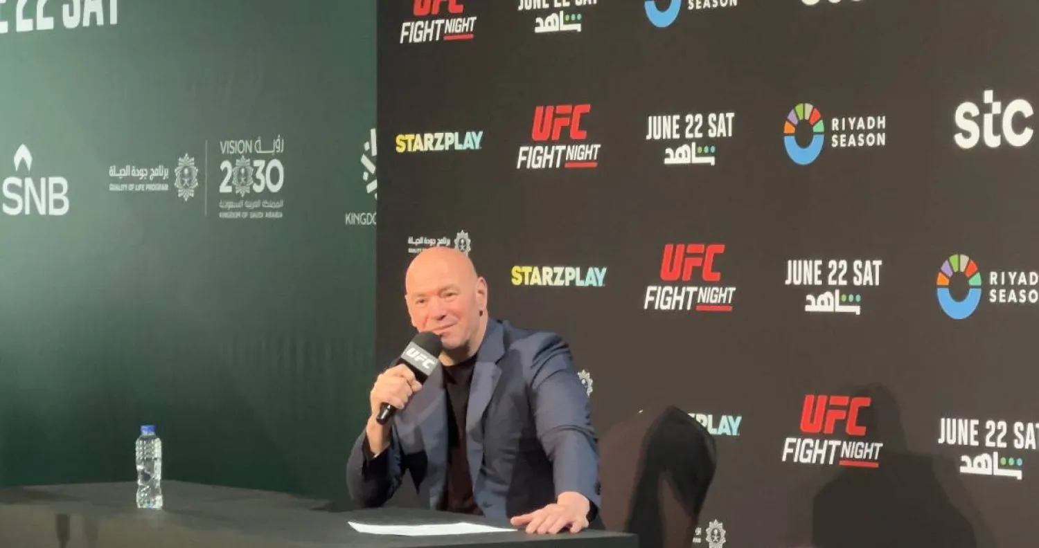 دانا وايت خلال حديثه في المؤتمر الصحافي (الشرق الأوسط)