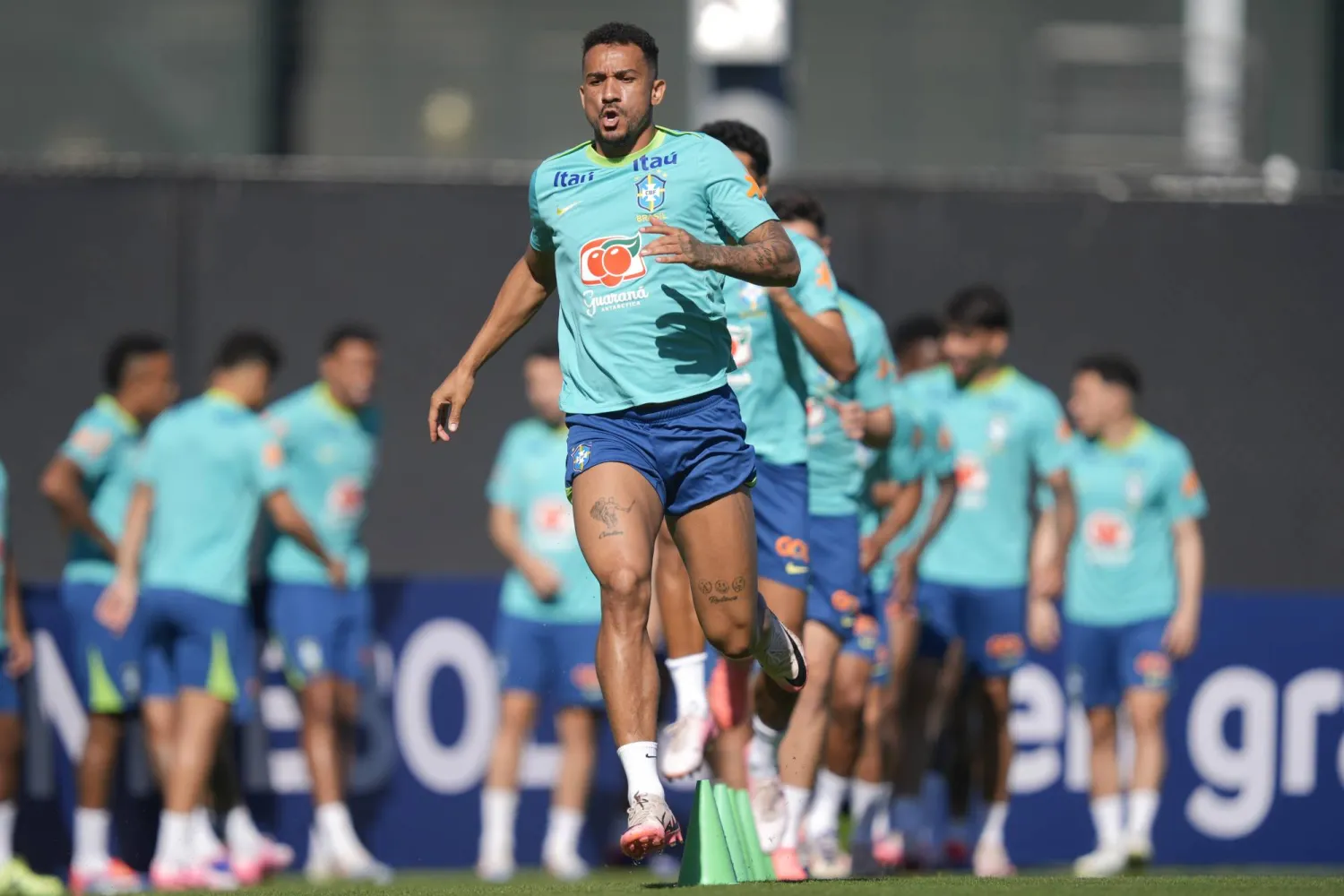 منتخب البرازيل خلال تدريباته أمس السبت (أ.ب)