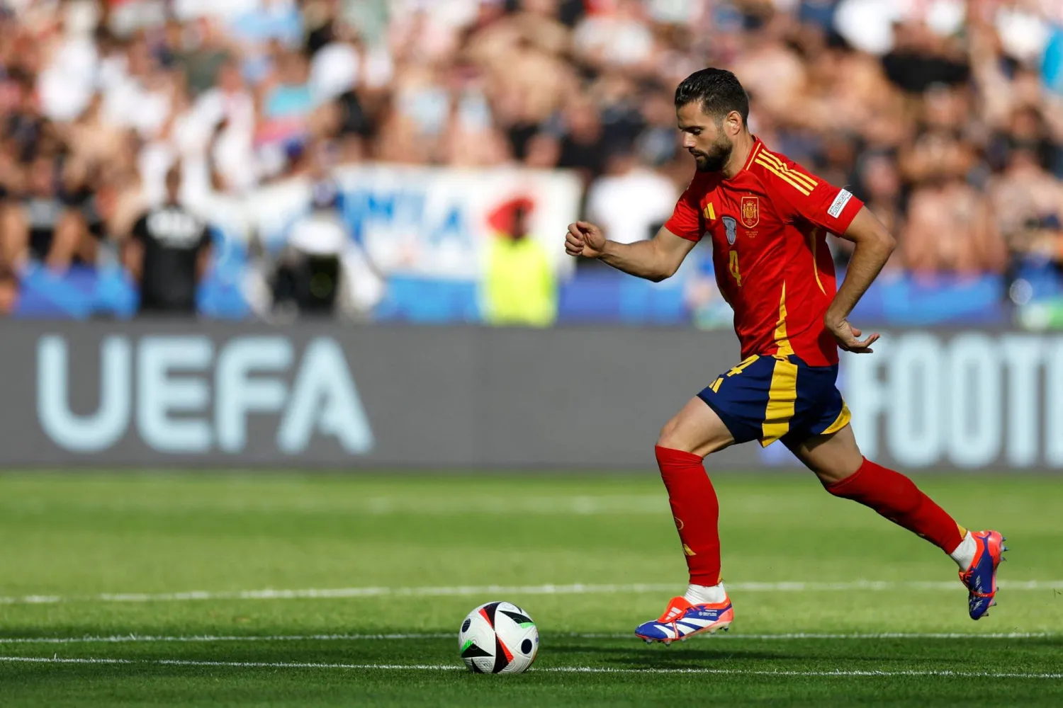 المدافع الاسباني خلال مشاركته في بطولة كأس أمم أوروبا الحالية (أ.ف.ب)