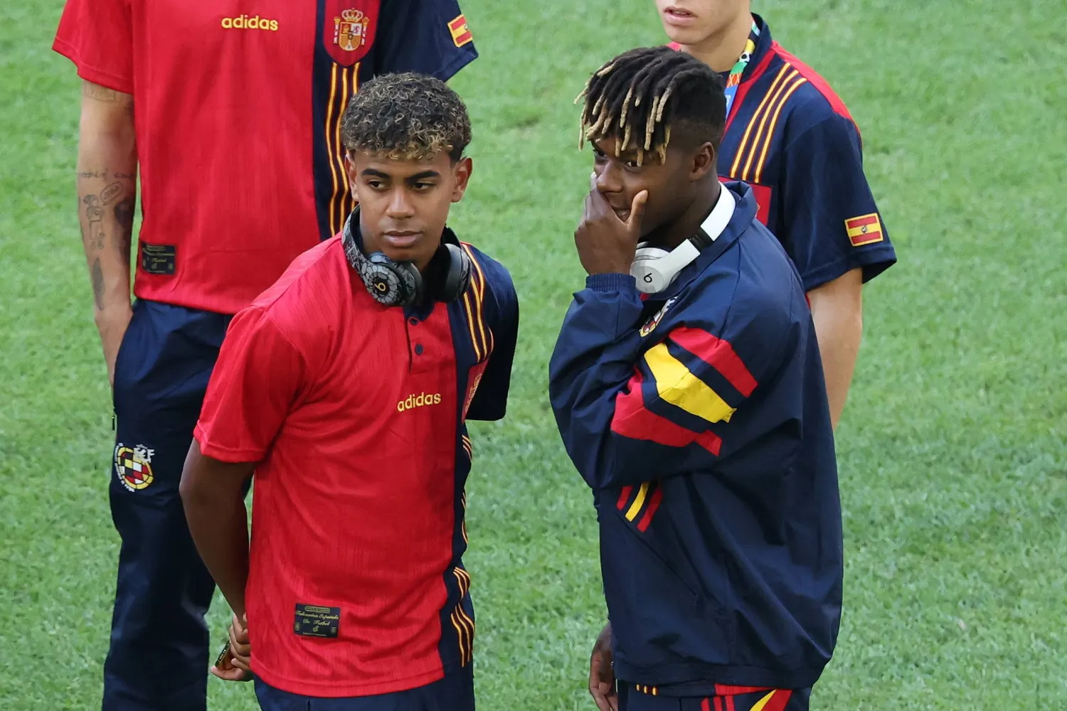 وليامز وجمال قدما أداءً مذهلاً مع المنتخب الإسباني (إ.ب.أ)