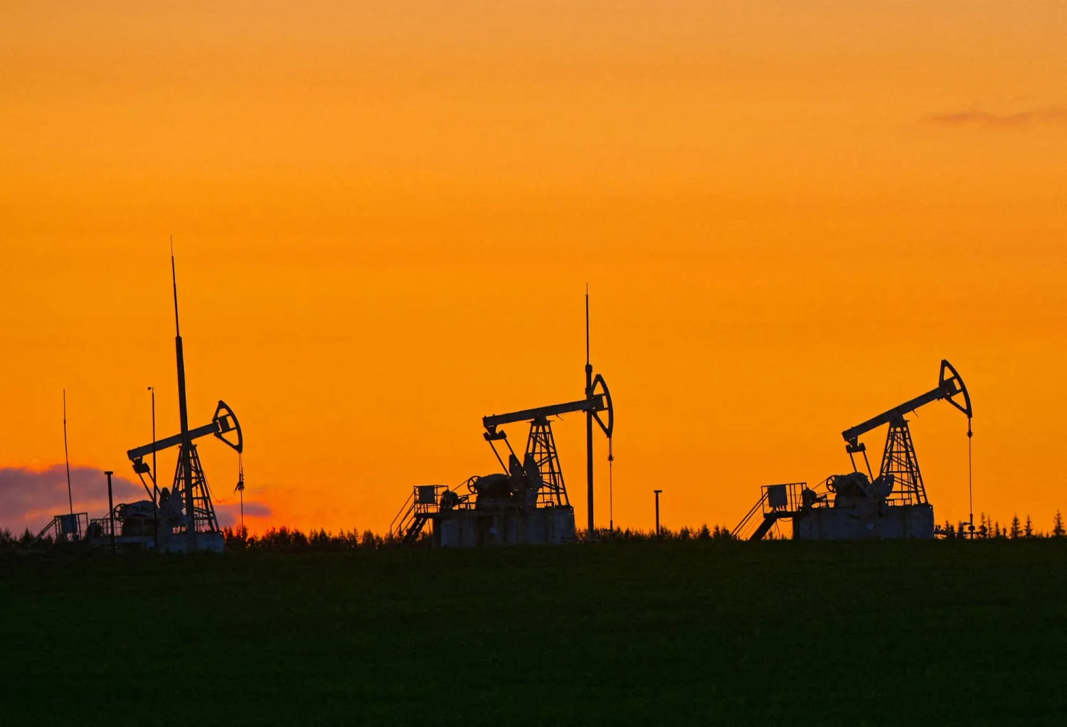 FILE PHOTO: A view shows oil pump jacks outside Almetyevsk in the Republic of Tatarstan, Russia June 4, 2023. REUTERS/Alexander Manzyuk//File Photo