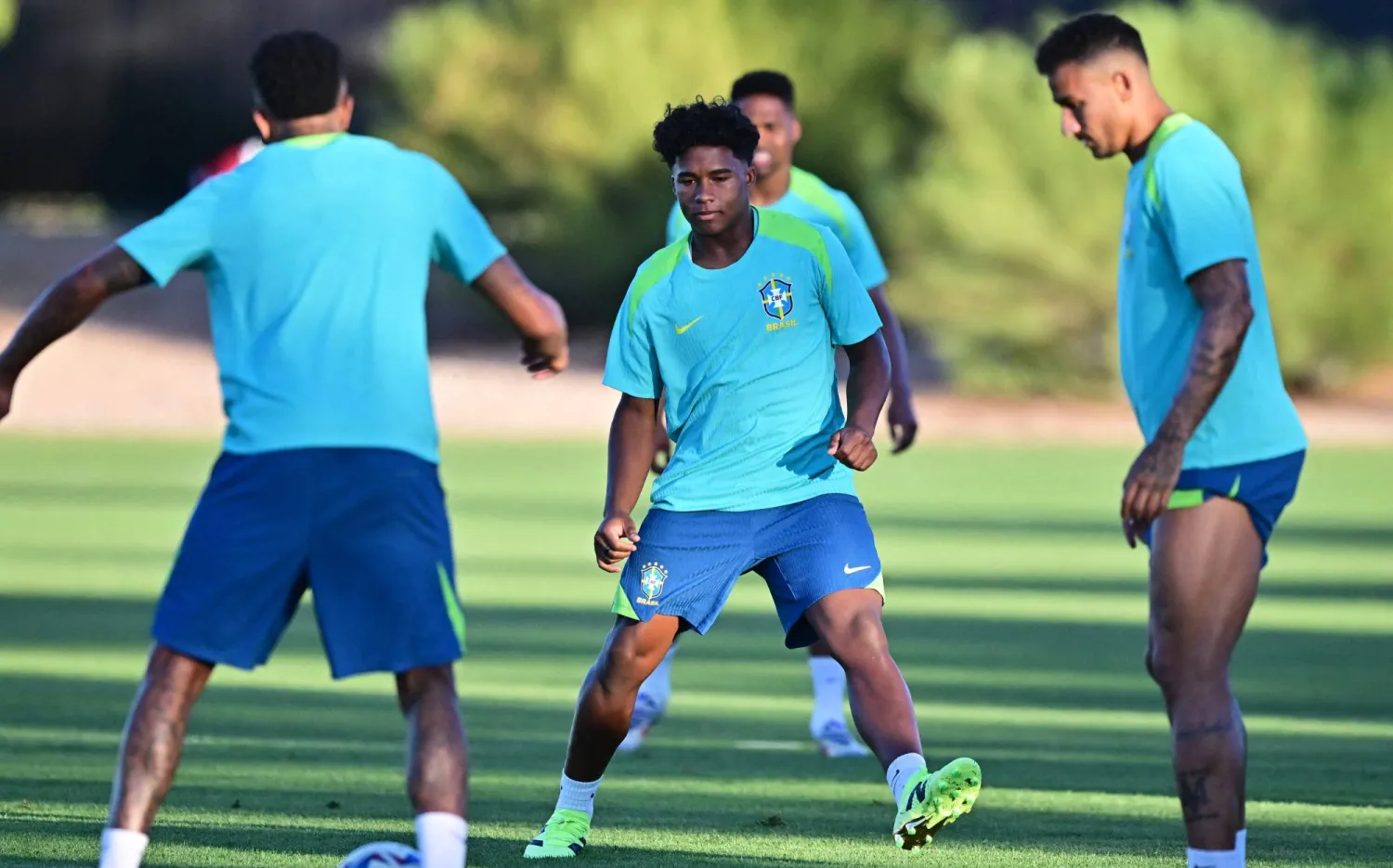 مدرب البرازيل طالب لاعبيه التحلي بالهدوء والاتزان والثقة بالنفس (أ.ف.ب)