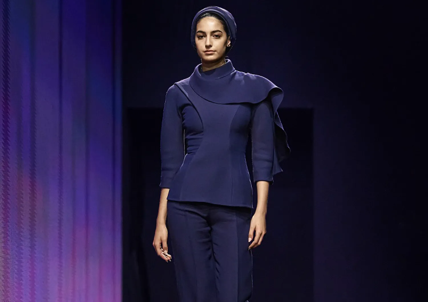 كشف خلال فعاليات أسبوع الأزياء الراقية في باريس عن 15 تشكيلة أساسية تتضمن أزياء طواقم طائرات طيران الرياض (الشرق الأوسط)