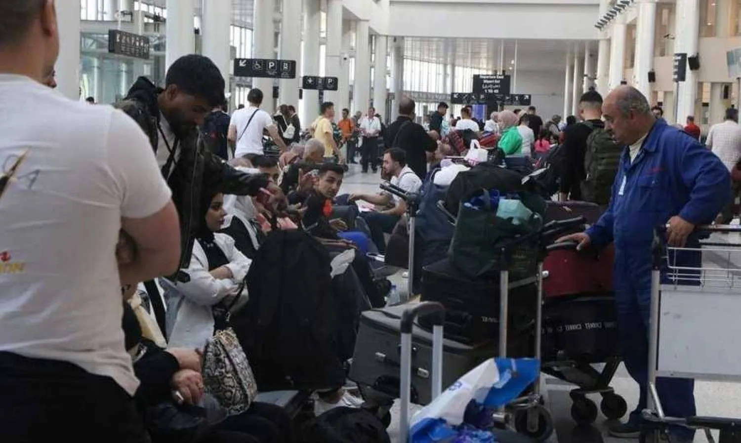حركة كثيفة للوافدين إلى مطار بيروت (المركزية)