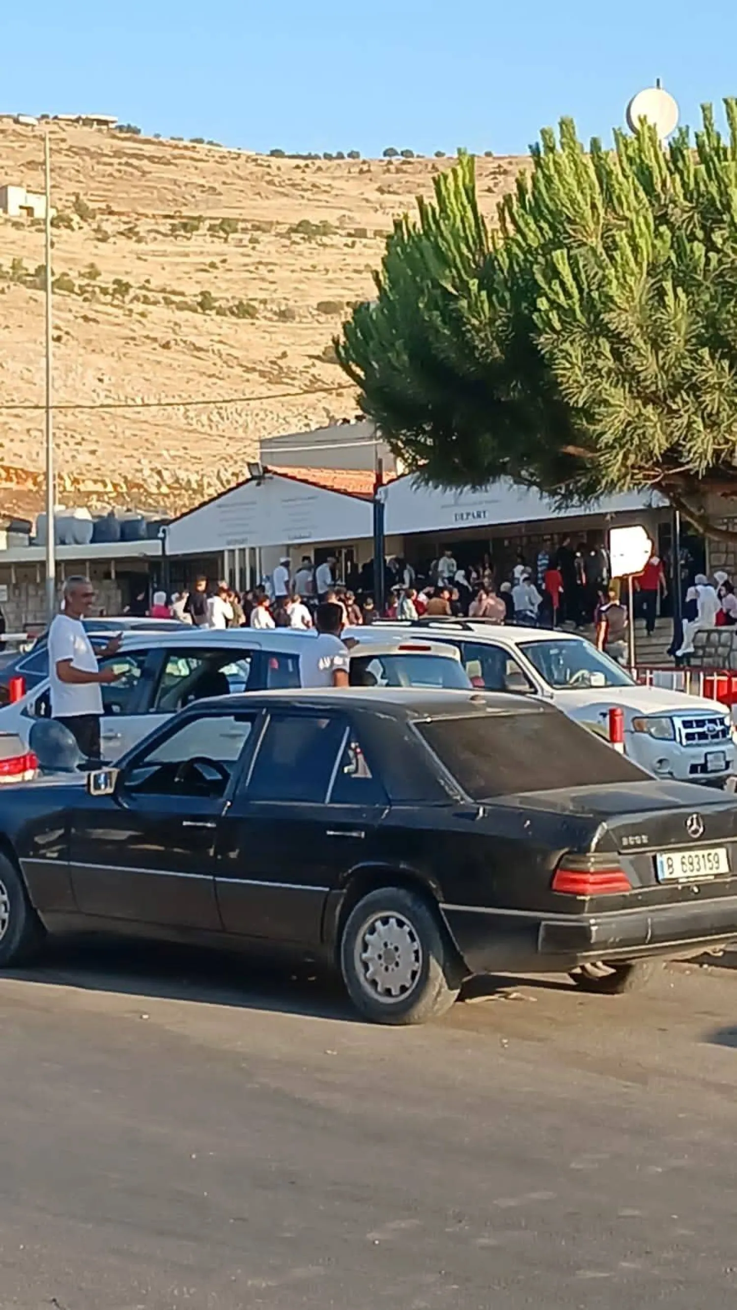 معبر المصنع الحدودي بين لبنان وسوريا (صفحة ترحال سوريا)