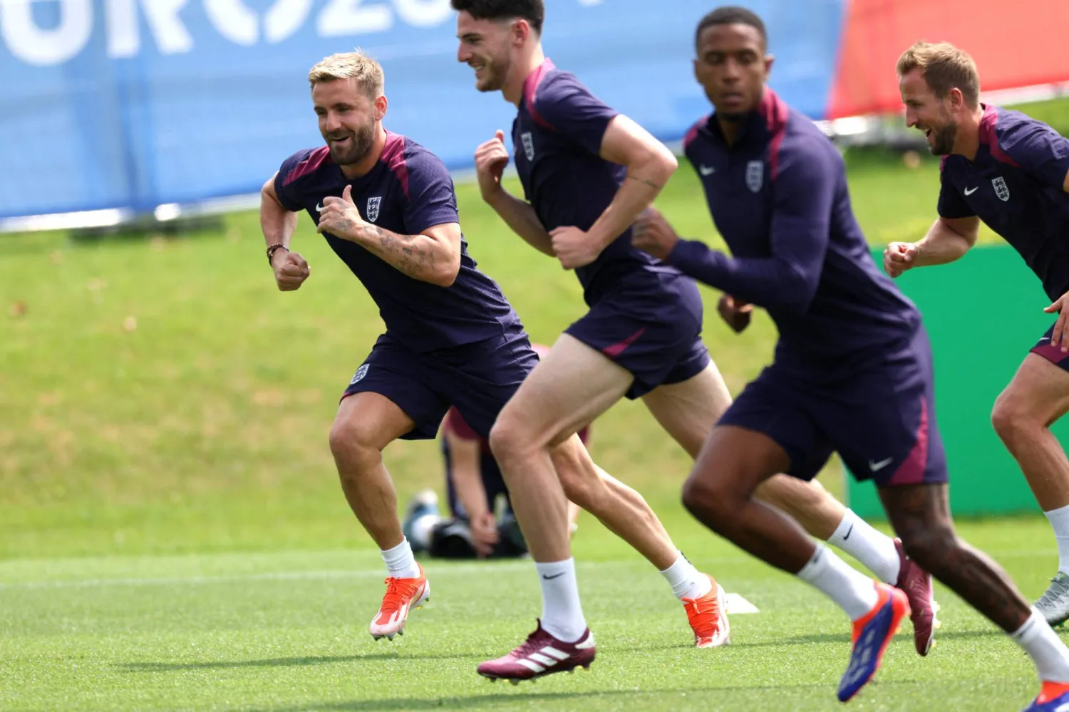 جانب من تدريبات إنجلترا التحضيرية لمواجهة سلوفاكيا (أ.ف.ب)