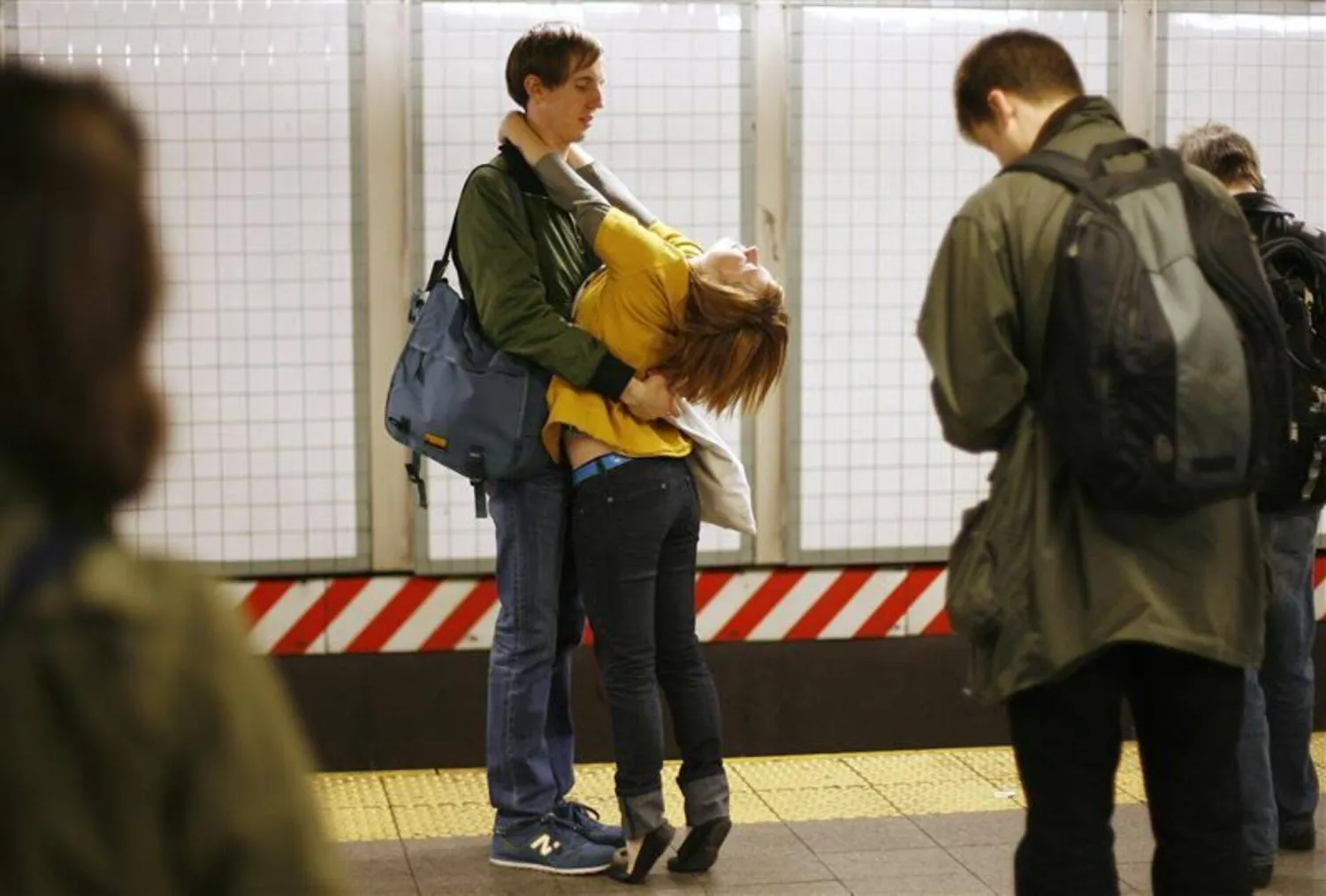 الشعور بالاحترام والتقدير المتبادل والراحة والأمان علامة تدل على أنك قابلت شريكك المناسب (رويترز)