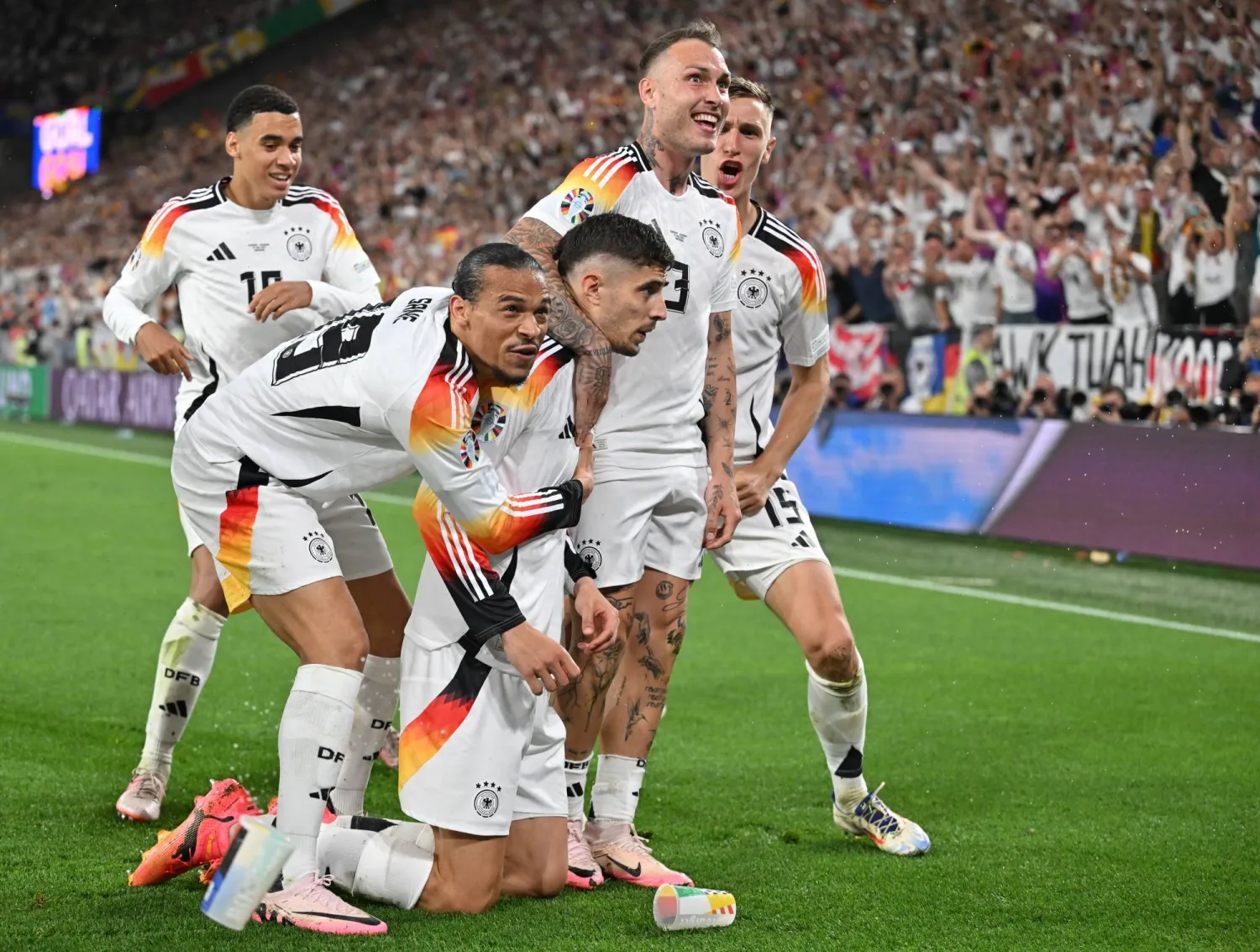 «يويفا» يدفع مكافأة إجمالية بقيمة 331 مليون يورو للاتحادات الوطنية الـ24 المشارِكة (د.ب.أ)