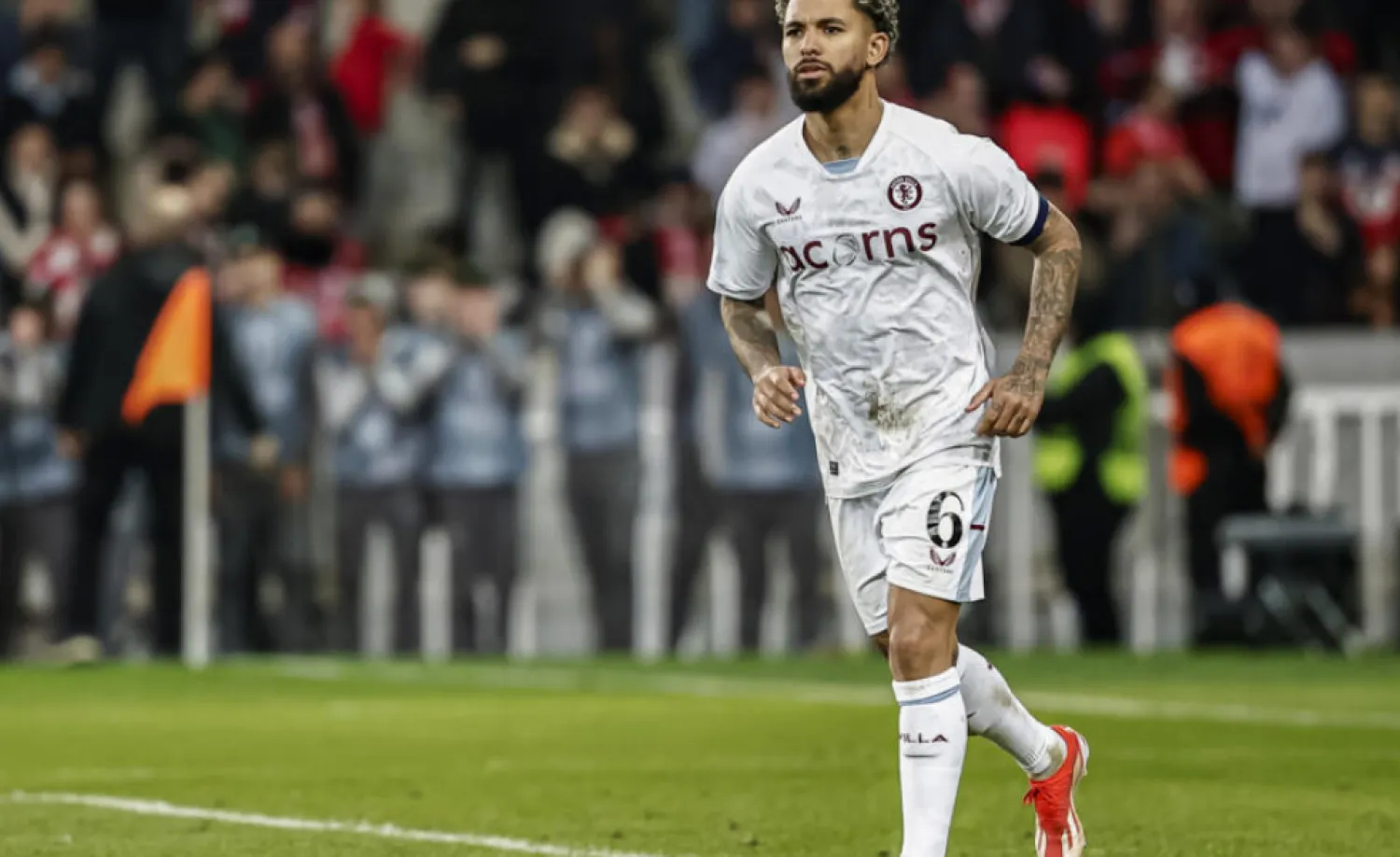 Juventus have signed Aston Villa's Brazil midfielder Douglas Luiz © Sameer Al-DOUMY / AFP
