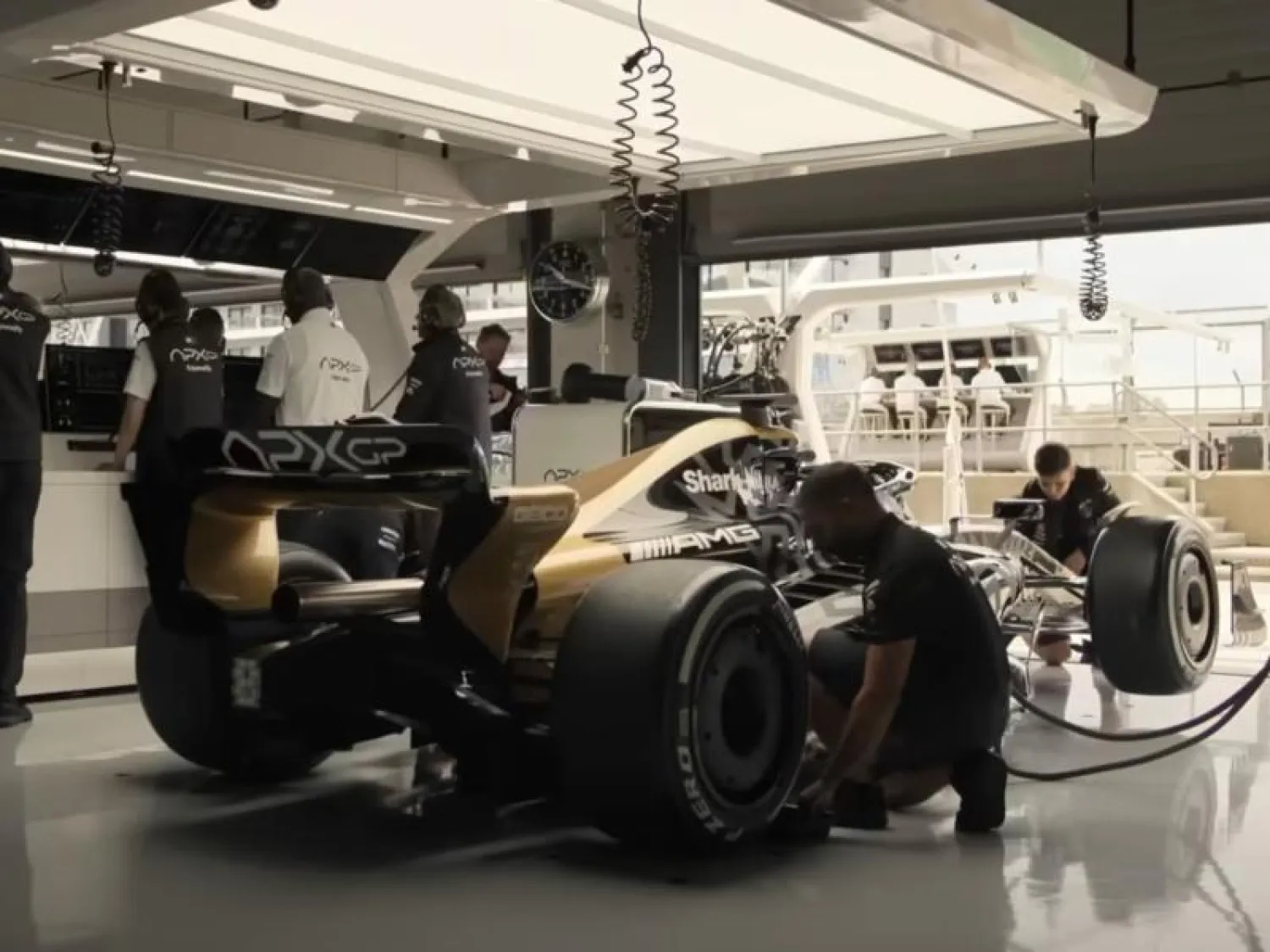 F1 tanıtım fragmanından bir kare (Apple TV+)​​​​​​​