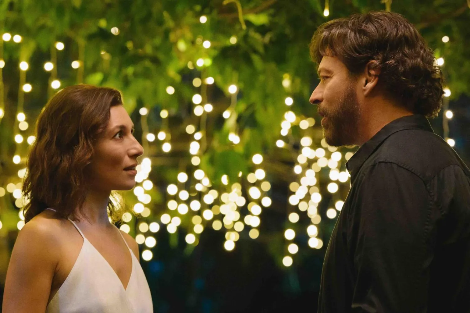 Aşka Atlamak'ın yönetmeni Stelana Kliris, filmi "Kıbrıs'a bir aşk mektubu" diye niteliyor (Netflix)