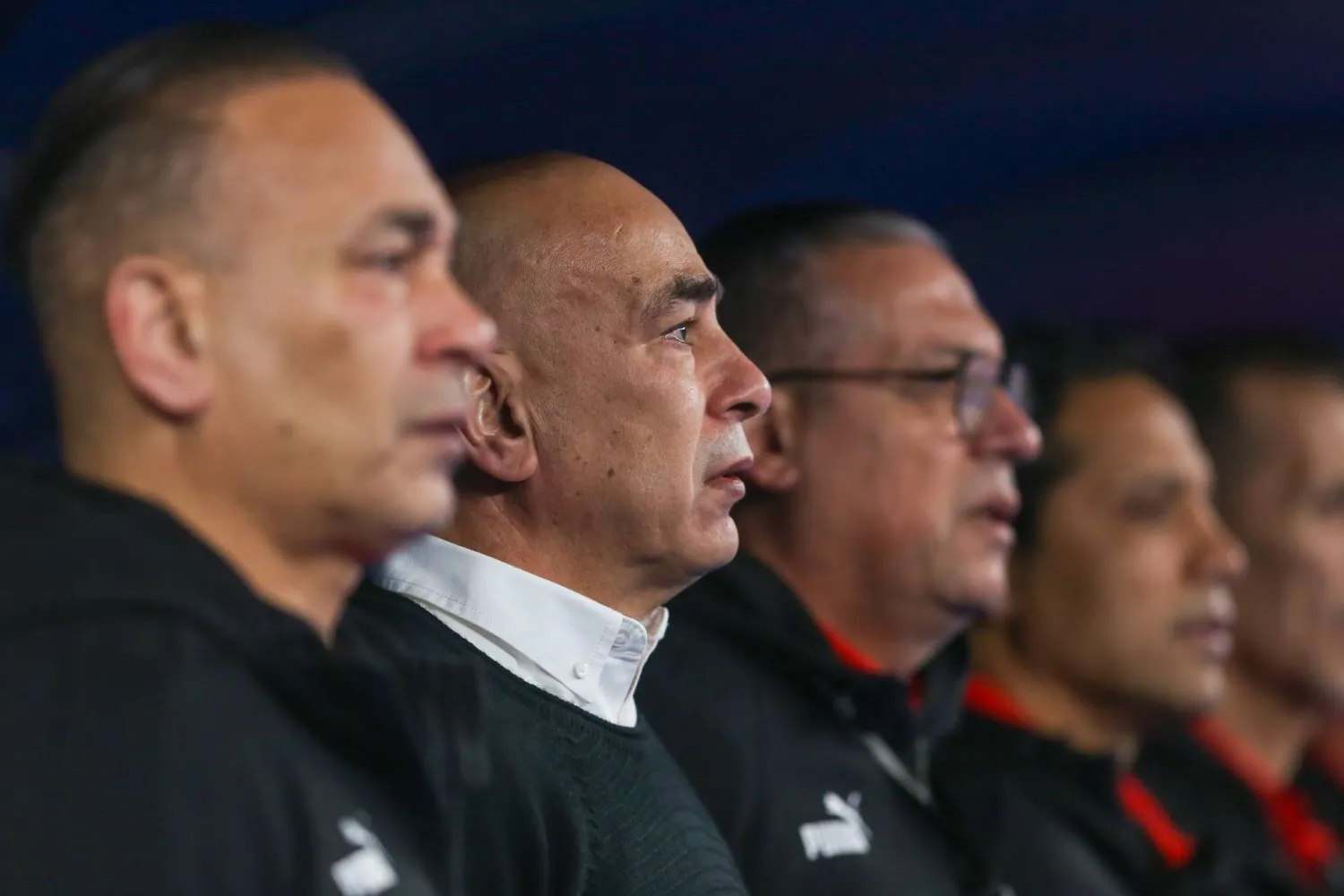 الجهاز الفني لمنتخب مصر بقيادة التوأم حسام وإبراهيم حسن (غيتي)